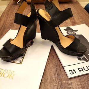 Black Guess wedge sandals